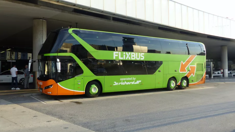 Flixbus na letisku Viedeň